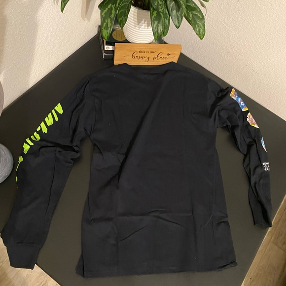 PacSun Long Sleeve Graphic Tee - Picture 4 of 6